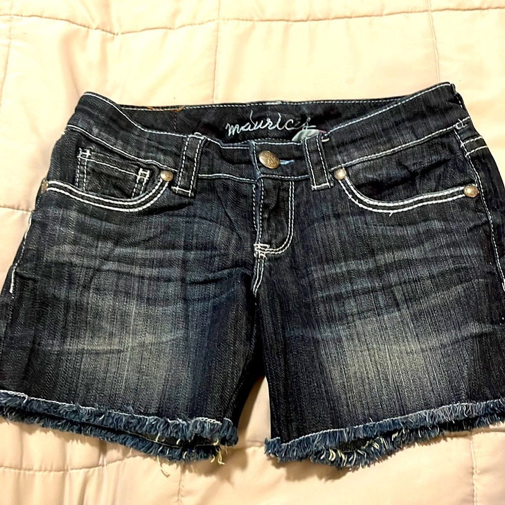 Maurice’s cut off shorts , size 1/2 Reg